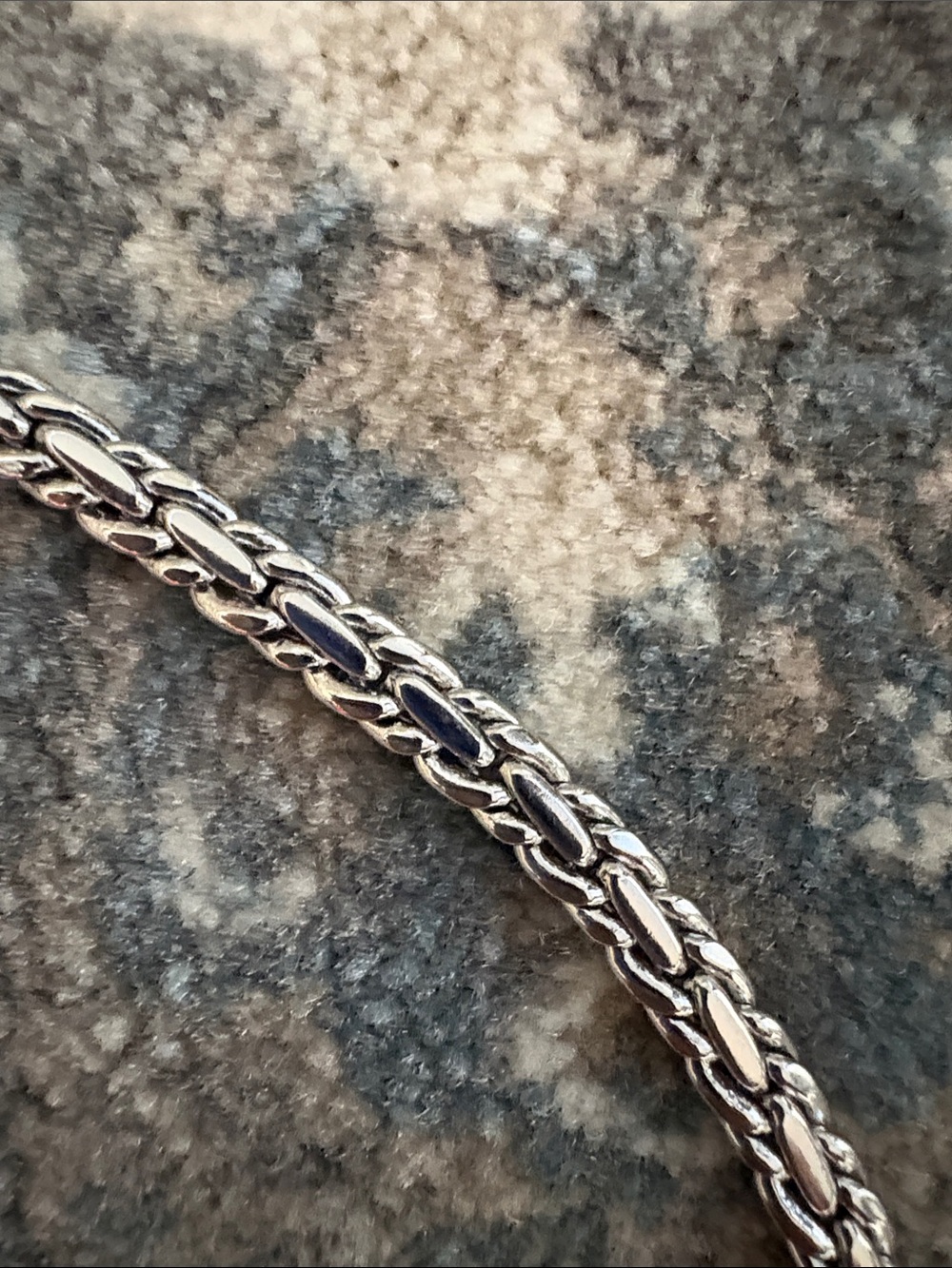 Elegant Silver-Tone Faux Pearl Bead Necklace - Picture 4 of 6